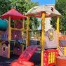 Lo scivolo dell’area giochi del parco Baseggio