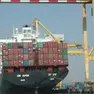 Una nave porta container in banchina al porto di Venezia