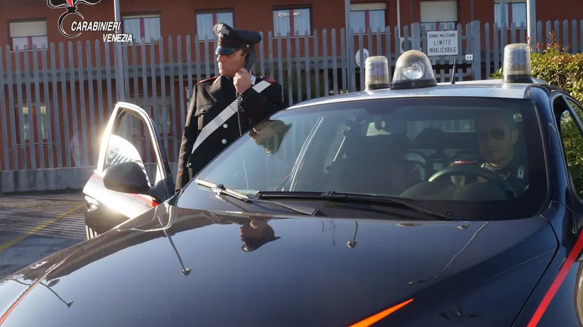 foto simbolo controlli carabinieri