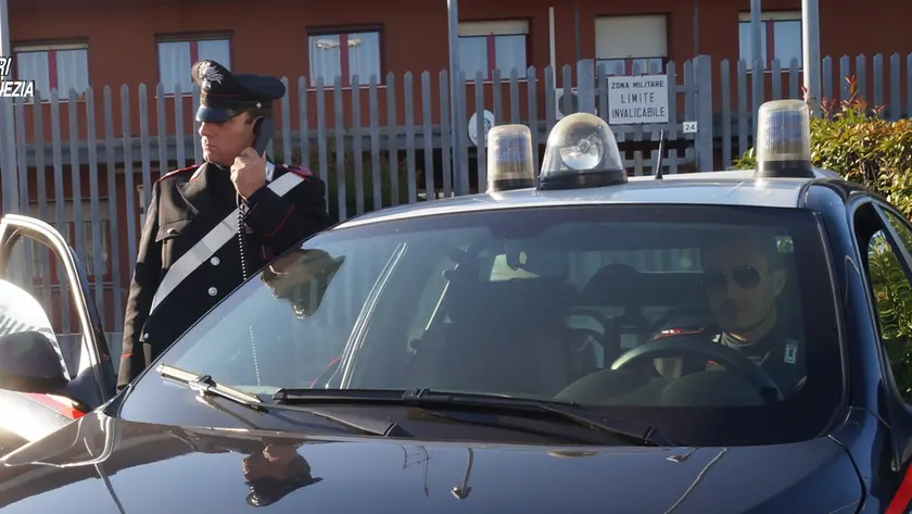 foto simbolo controlli carabinieri