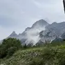 Un nuovo distacco di materiale polveroso dalla croda Marcora sopra San Vito di Cadore
