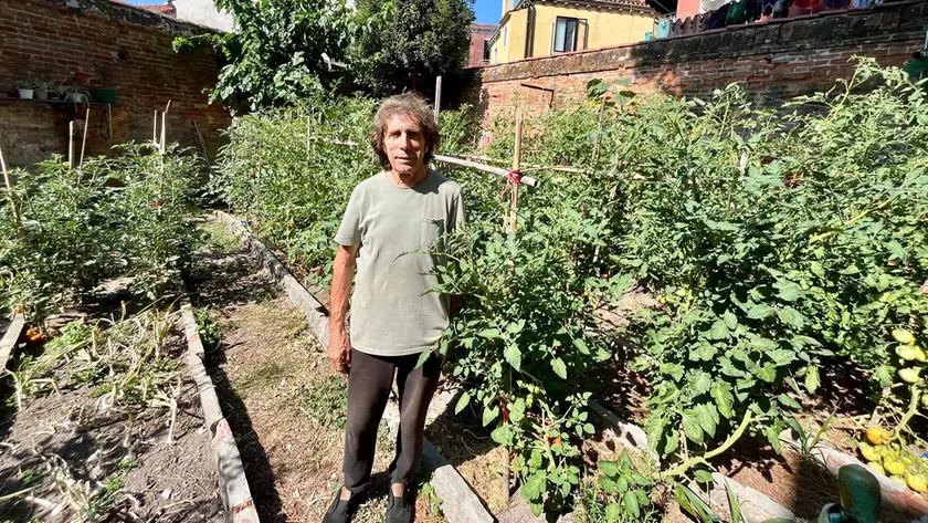Paolo Gatto, ex infermiere all’ospedale Civile, residente nell’ex caserma dei Sanguineti