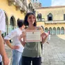 Sara Mancuso con l’attestato ricevuto per essere tra le migliori liceali nelle olimpiadi di lingue classiche