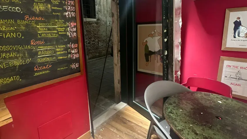 I danni alla trattoria di cal de l'Oca a Cannaregio