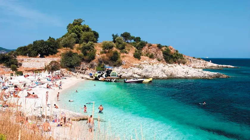 Una spiaggia di Corfù dove gli amici erano andati in vacanza