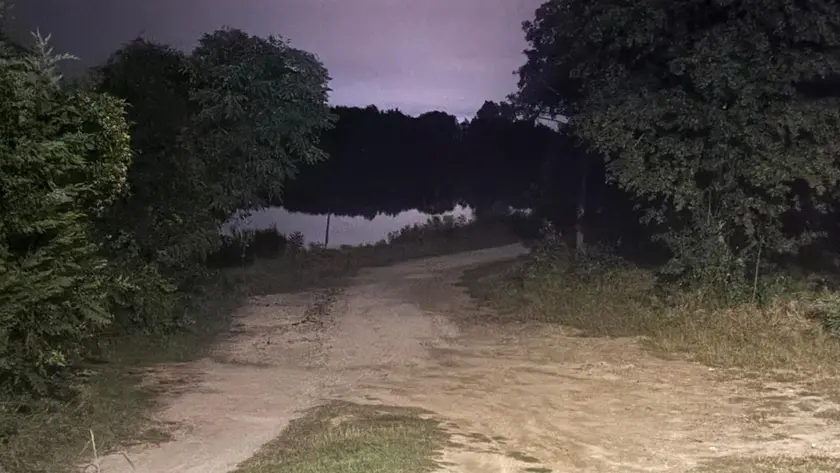 Il punto del Piave a Cortellazzo dove è riemerso il cadavere di un uomo