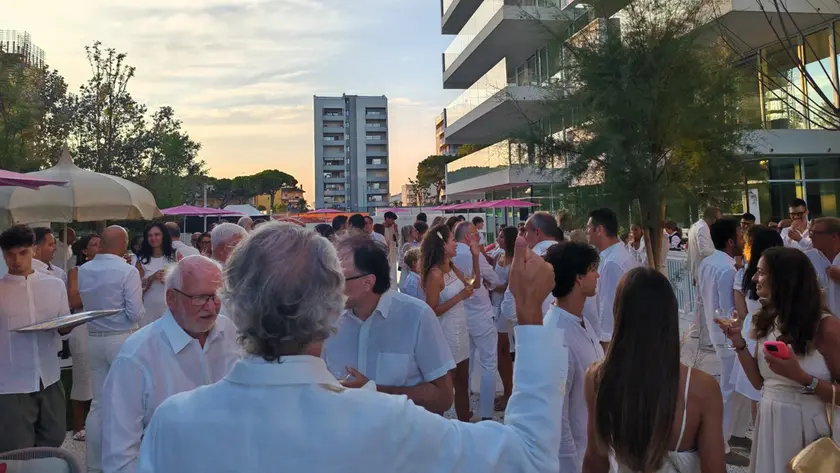 La festa in bianco per presentazione dello Jesolo Lido Design District dell’archistar Richard Meier