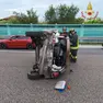 L'auto ribaltata in A57