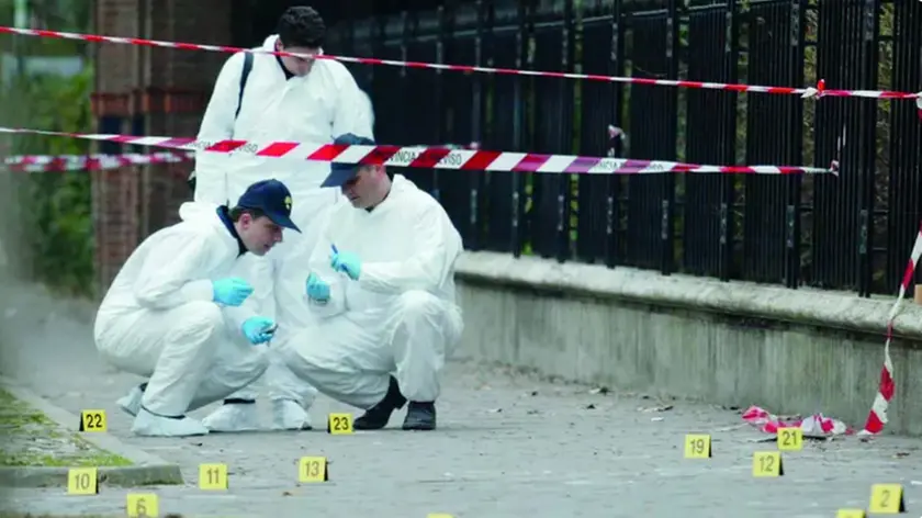 La Scientifica al lavoro dopo un attentato di Unabomber. (Foto di archivio)