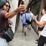 Una borseggiatrice armata di spray al peperoncino