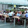 Locali e negozi aperti anche ad agosto