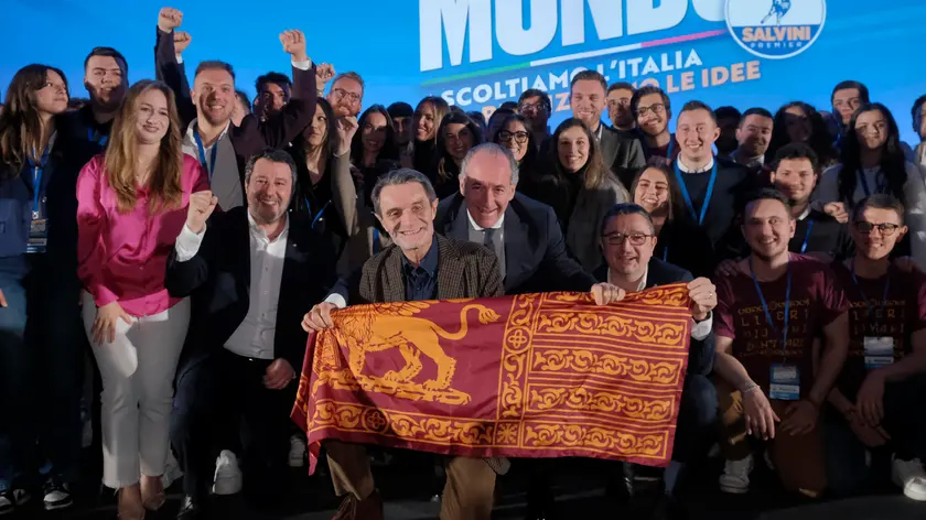 La foto finale al congresso della Lega a Padova