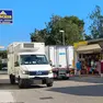 Camion nell'area pedonale a Duna Verde