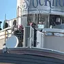 I vigili del fuoco sul tetto