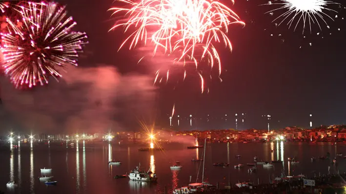 Lo spettacolo dei fuochi d'artificio a Chioggia per Ferragosto