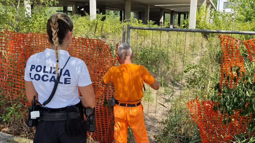 La polizia locale sul luogo della tragedia