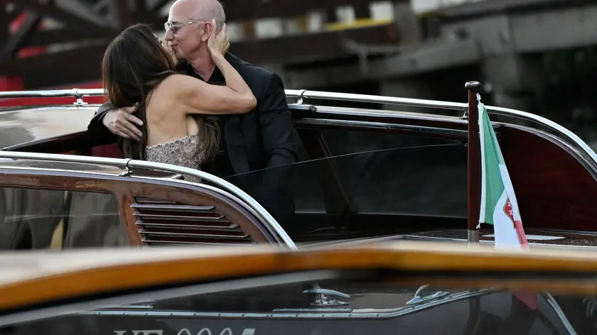 Lauren Sanchez e Jeff Bezos a Venezia