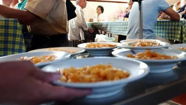 Un'iniziativa della Caritas per dare un pasto a chi è in difficoltà