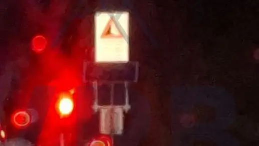 Il semaforo che regola il traffico nella zona di San Vito