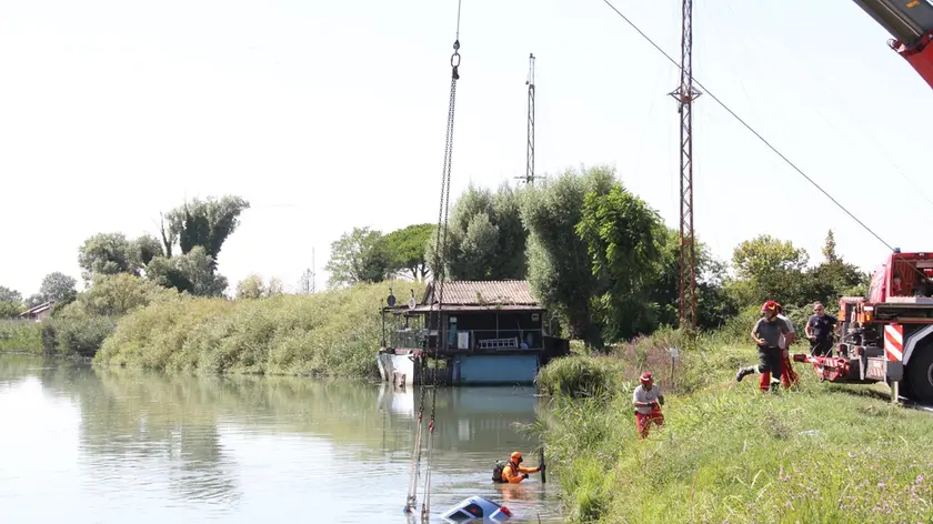 Un'immagine del terribile incidente in cui è rimasto coinvolto il bambino di 5 anni a Jesolo