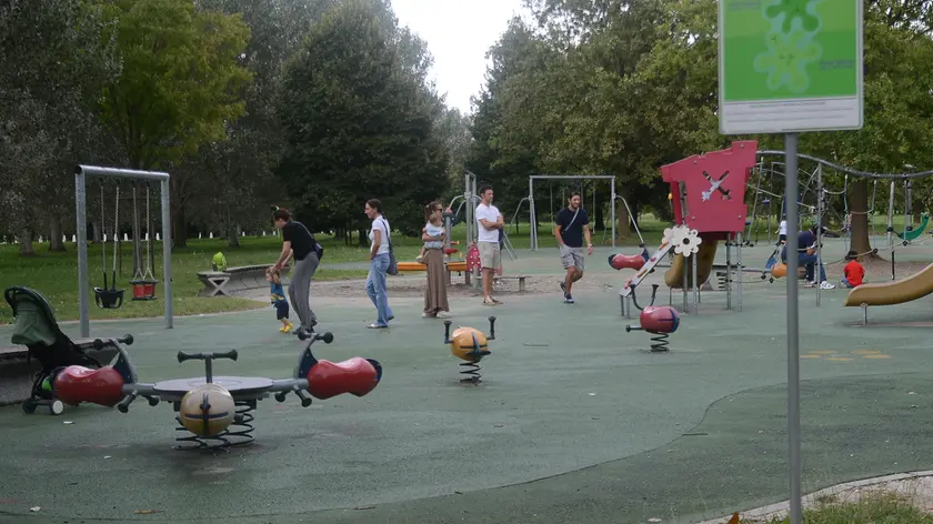 Parco San Giuliano Bambini sulle giostre