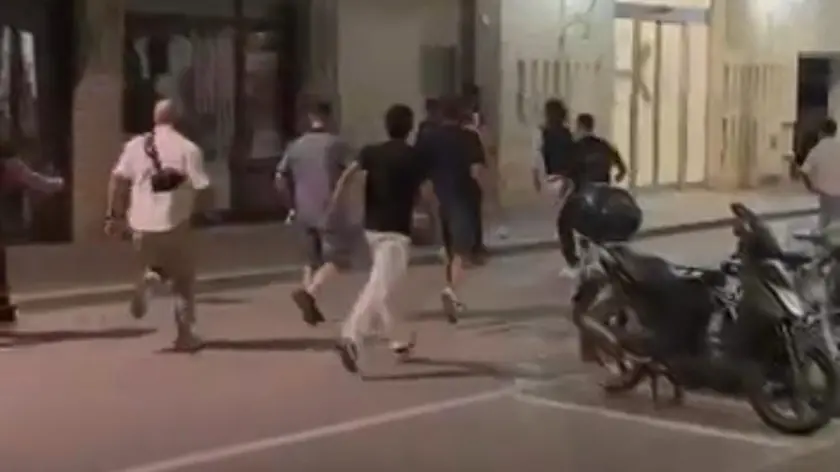 La rissa con la pistola scacciacani a Caorle
