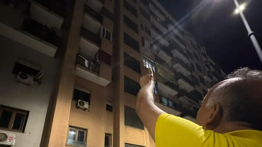 Il palazzo di Corso del popolo da cui è caduto il bambino di un anno