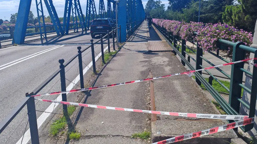 La ciclabile verso Musile chiusa a San Donà dopo l'ennesimo cedimento
