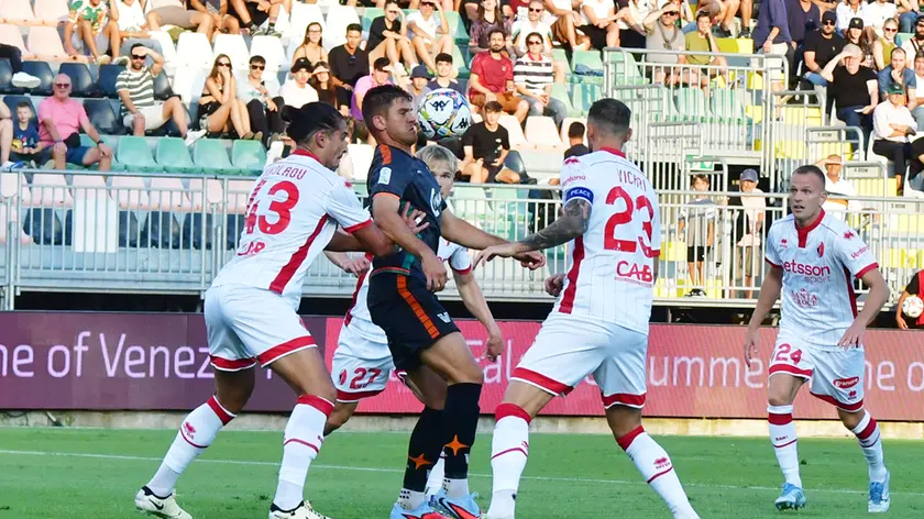 Il Venezia parte bene con il Bari
