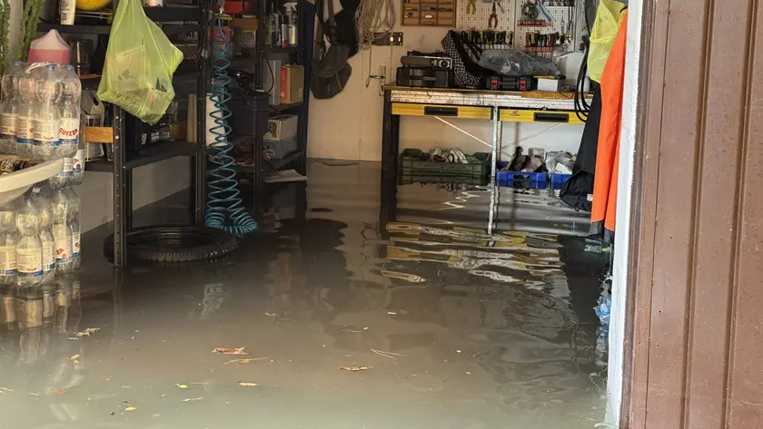 Un garage sott'acqua dopo l'ondata di maltempo dei giorni scorsi