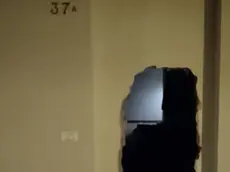 Ecco il muro abbattuto dalla madre con le figlie