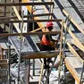 Un cantiere. L'edilizia e il turismo faticano a trovare lavoratori
