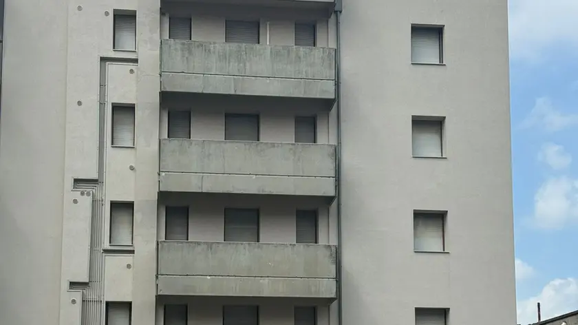Un edificio di Villaggio dei Fiori ©️Lorenzo Pòrcile