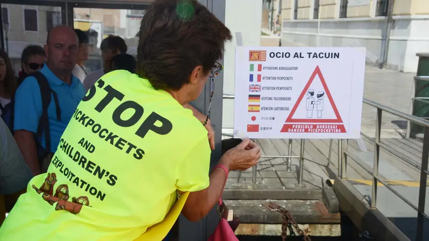 Una manifestazione a Venezia contro i borseggiatori