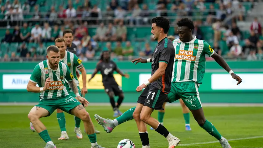 Compagnon in azione contro il Rapid Vienna (foto Venezia fc)