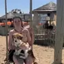 Monika Grimm con il suo cane Lucky