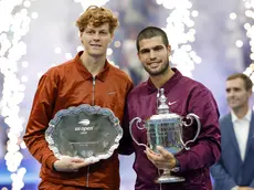 Jannik Sinner e Carlos Alcaraz durante le premiazioni a New York