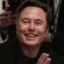 A sinistra lo stadio Rocco, a destra Elon Musk