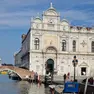 Muore in casa, la salma è in obitorio da settimane