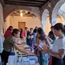 Visitatori nei chiostri di San Francesco della Vigna alla fiera del libro 2023