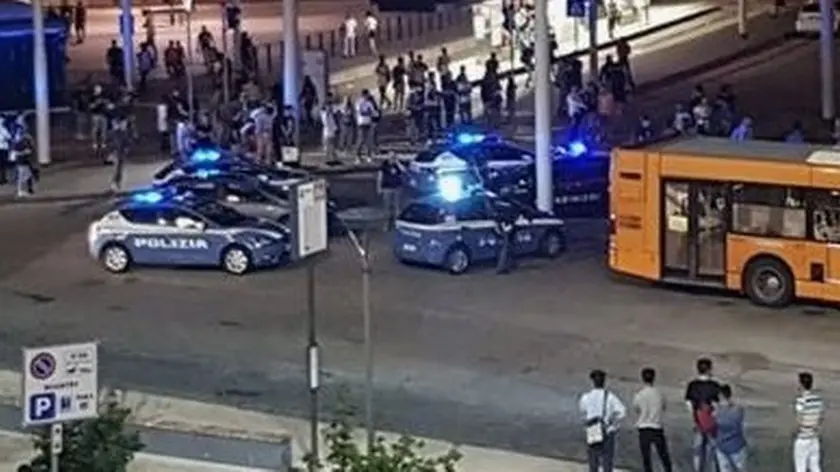 Gli scontri fra tifosi