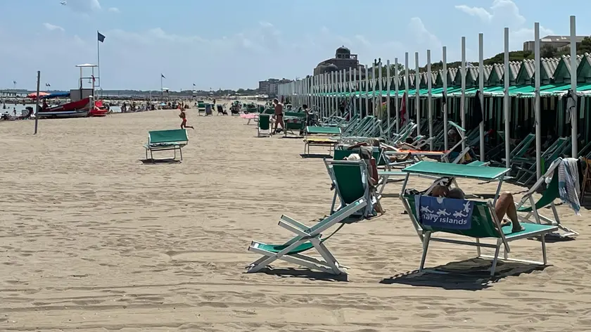 Lido, le caratteristiche capanne nella spiaggia del lido di venezia