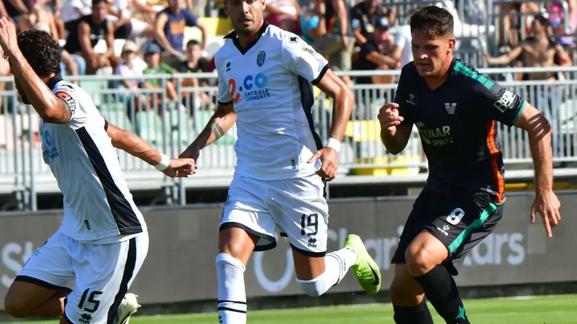 Il Venezia cade in casa contro il Cesena