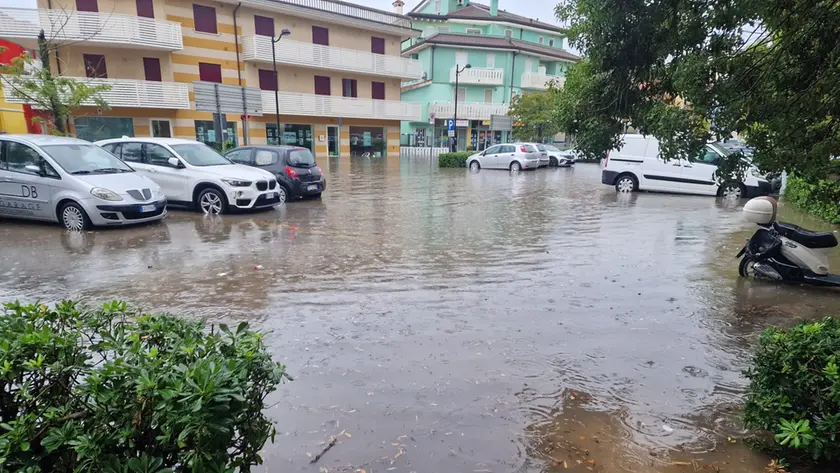 Una zona centrale di Caorle allagata