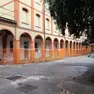 Un edificio del compendio dell'ex Gris