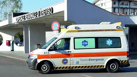 L’ingresso del pronto soccorso del Ca’ Foncello, dove in bambino è ricoverato