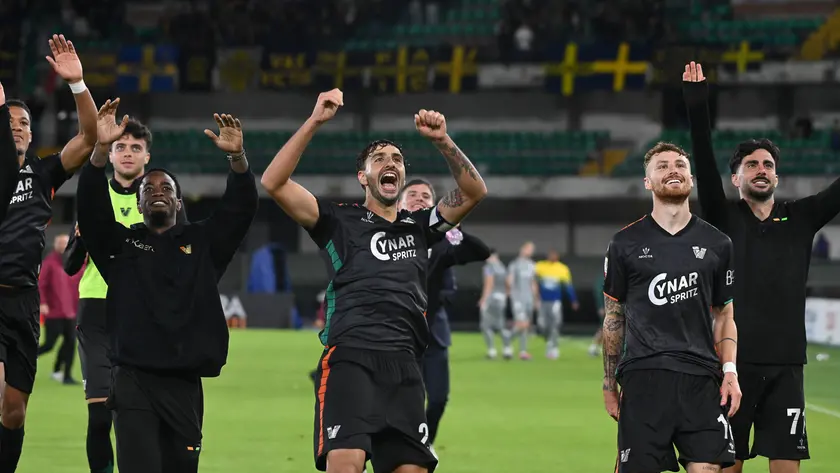 L'esultanza del Venezia a fine partita