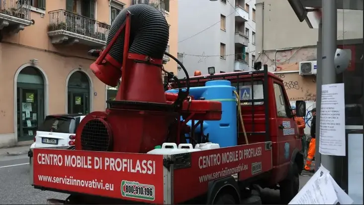 Un intervento di disinfestazione da Dengue. Trattamenti dal 26 al 28 settembre anche a Mestre