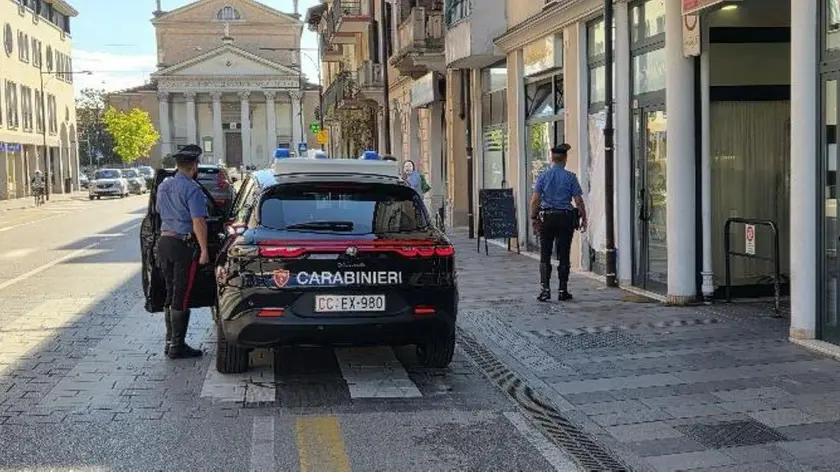 Il luogo in cui è avvenuto l'agguato: i carabinieri hanno arrestato un 50enne