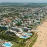 La veduta dall’alto dell’arenile di Bibione. Ora si vuole aggiungere il nome della celebre frazione al nome di San Michele al Tagliamento